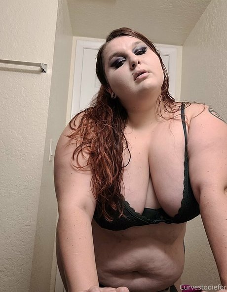 curvestodiefor model top pictures