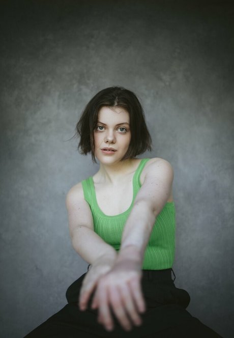 Georgie Henley star hd photo