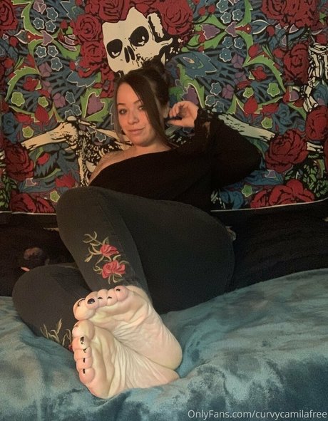 curvycamilafree nudes model pics