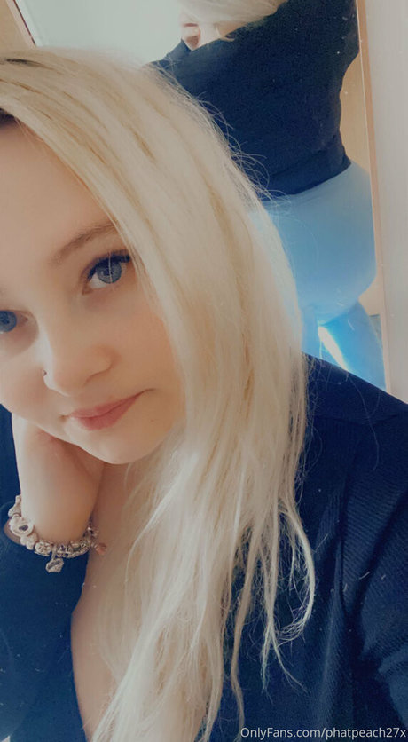 phatpeach27x erotic star images