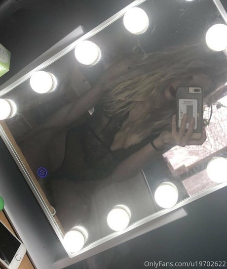 wickedwildrose adult model photo