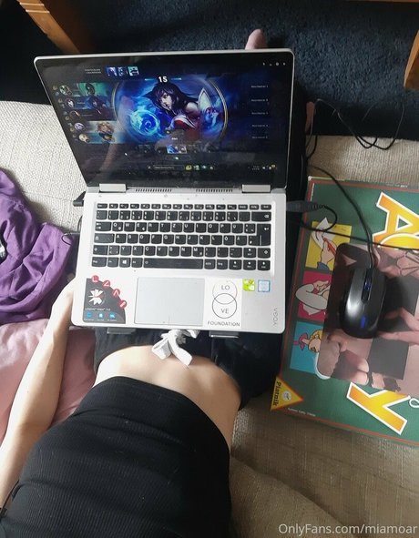 miamoar naked pornstar pictures