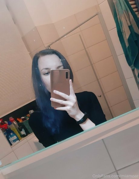 miamoar model porn photo