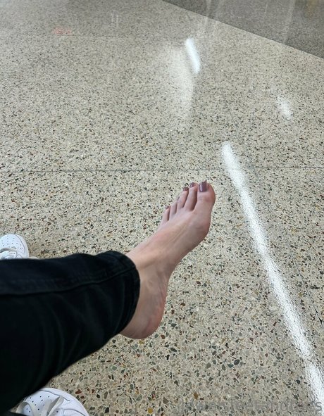 jewelsfeetandtoes free actress images