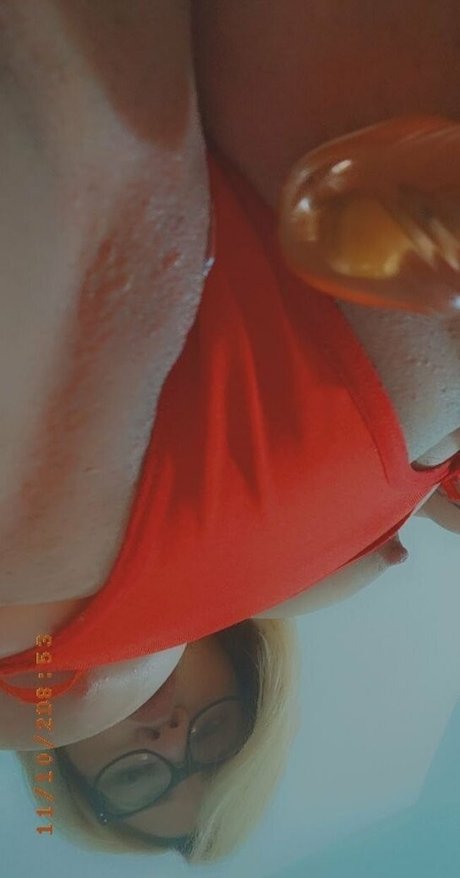 kmenotti model hot img