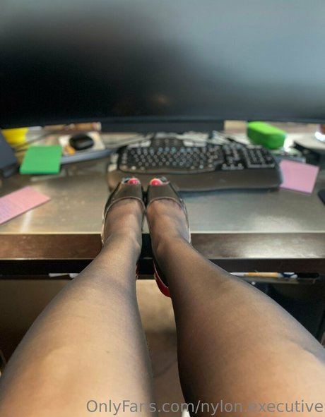 nylon executive model nice image