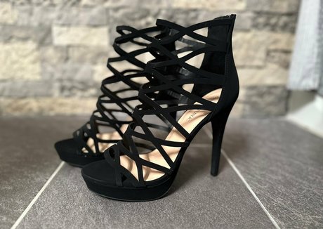 nylon executive model naked img