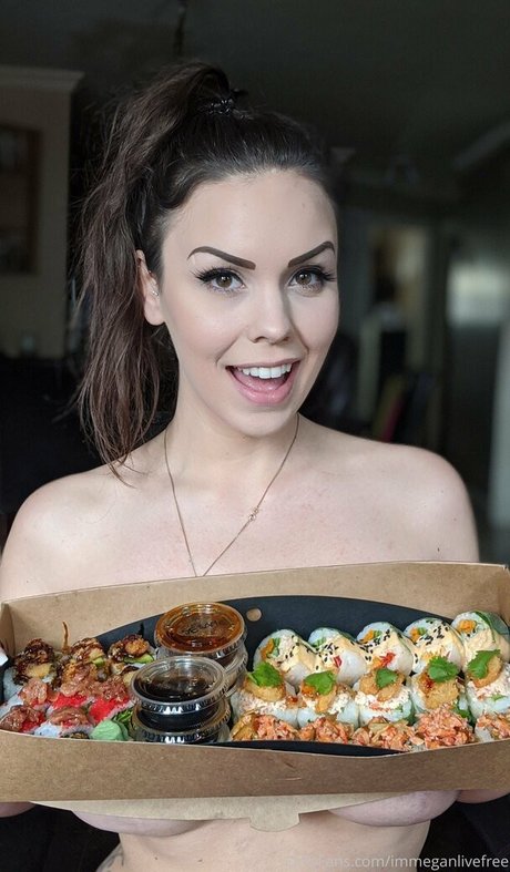 immeganlivefree star nude picture