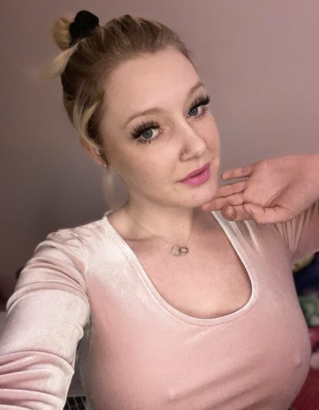 loumonrow model pornographic gallery