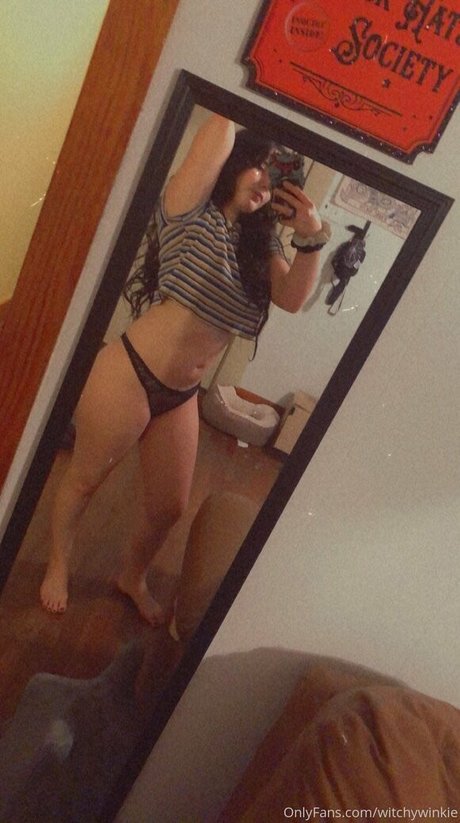 witchywinkie model nude galleries