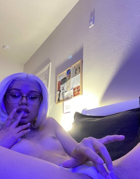 kittysprive nude model image