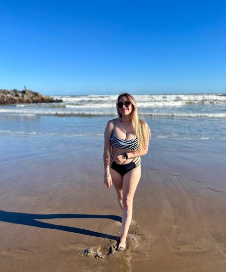 Princess Kenobi hot model pic