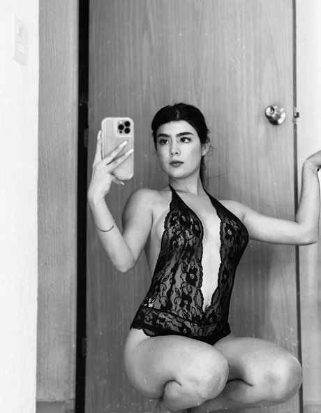 sonielyoficial nude actress gallery