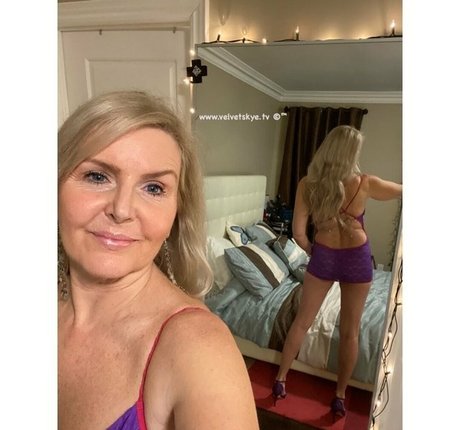 velvetskye pretty star photo