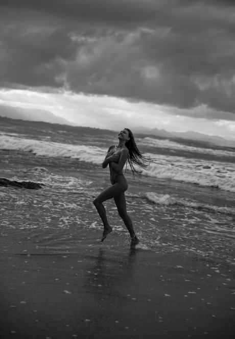 Sjana Elise Earp top actress photos