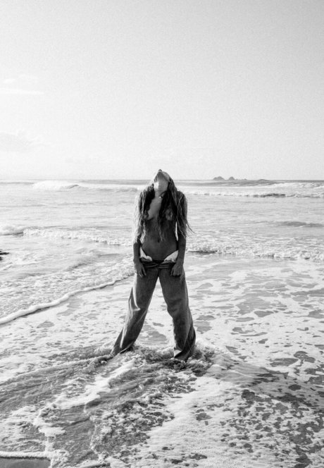 Sjana Elise Earp nice star img