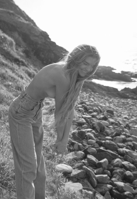 Sjana Elise Earp top star pictures