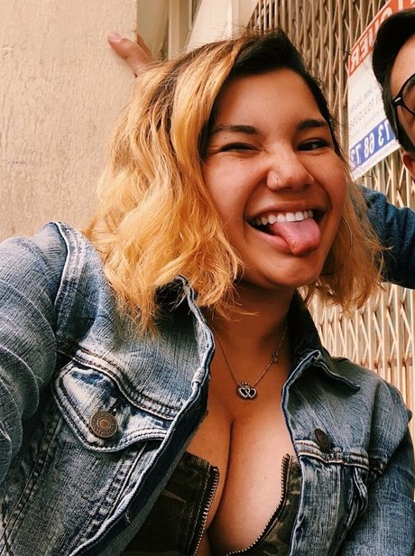 Hannah M erotic pornstar photos