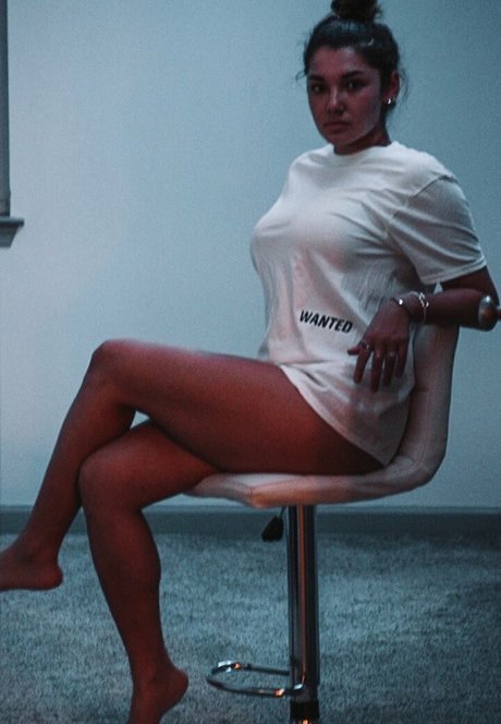 Hannah M model adult gallery