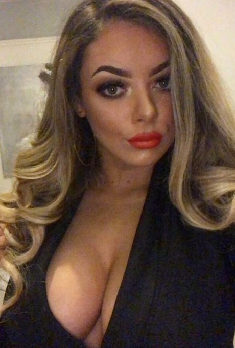 Stephanie Fox pornstar naked images