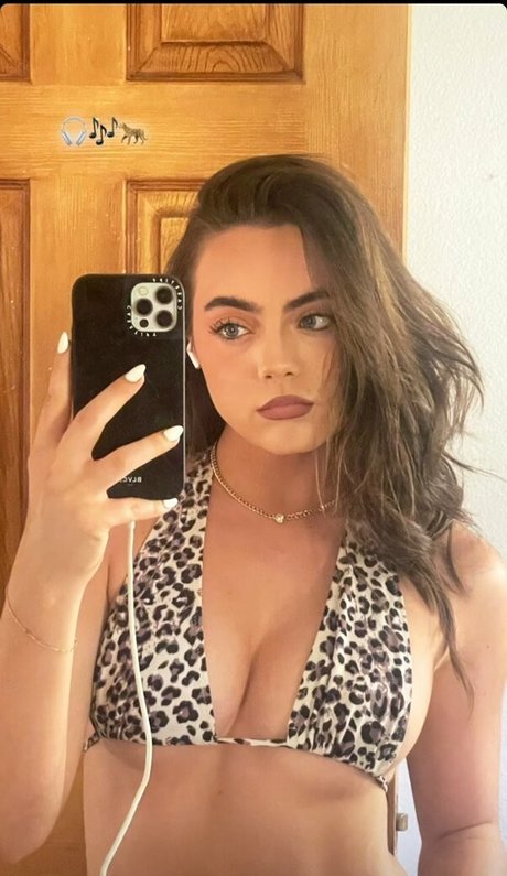 Ava Allan beautiful model gallery