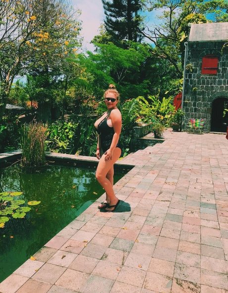 Harley Steins art model pics