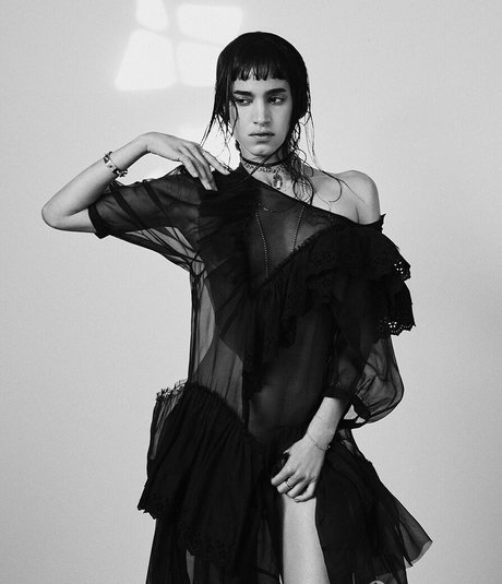Sofia Boutella model pretty pic