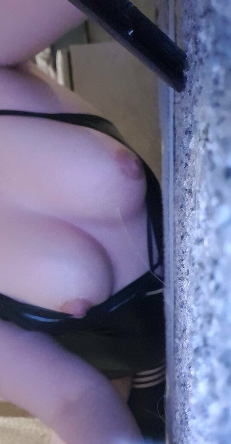 alexxxuncensoredx nude star image