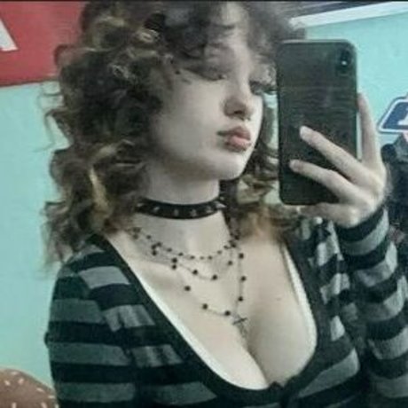 goth queen os nudes star archive