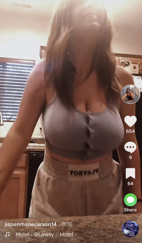 uterusdestroyer exclusive model photo