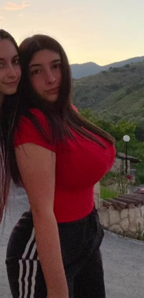 Vittoria Rubeo model art picture