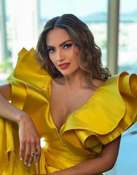 WomenPrimer model nice archive