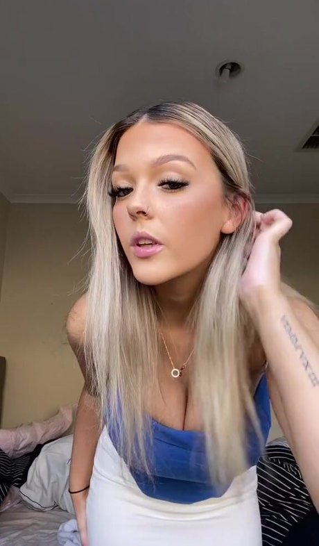 Chantelle A star adult photos