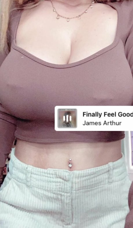 Chantelle A model pretty image