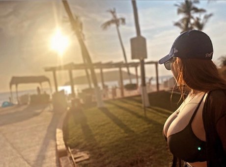 Arely Walle xxx star img