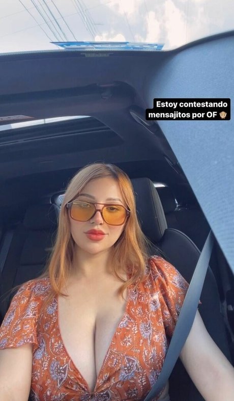 Arely Walle pretty actress pics