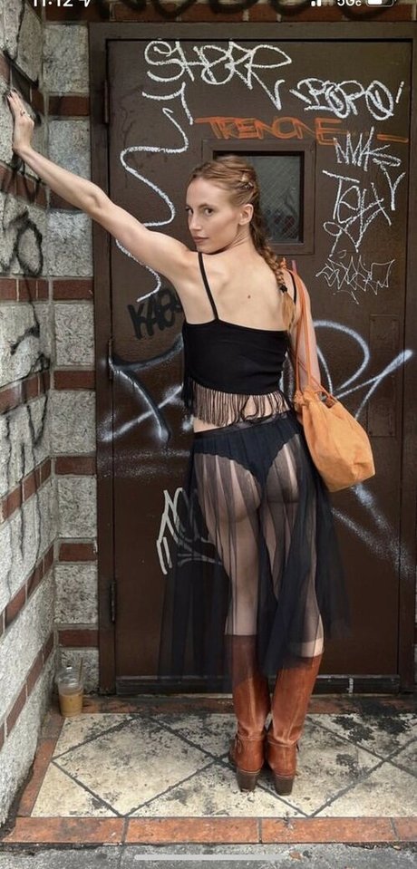 Annie Hamilton star nude gallery