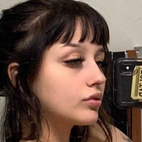 Lavlune art model picture