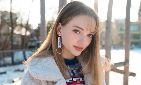 Eryn Young model beautiful galleries