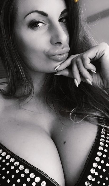 Feudebengale beautiful model photos