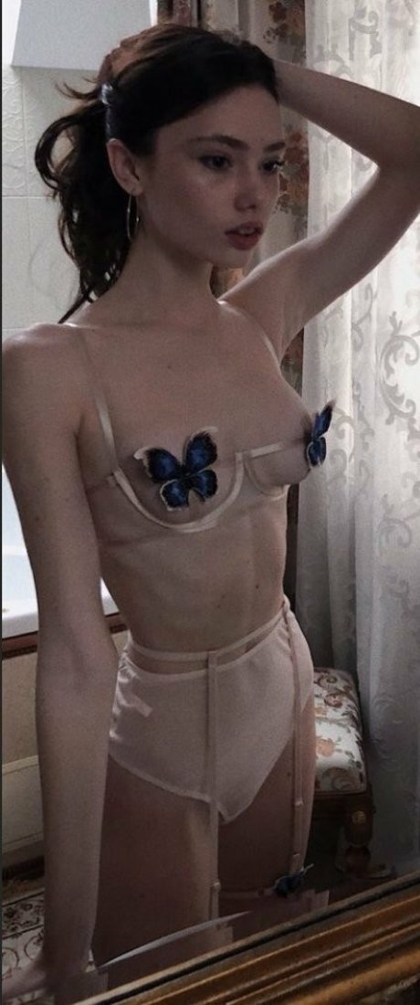 Daria Skrygina model naked pictures