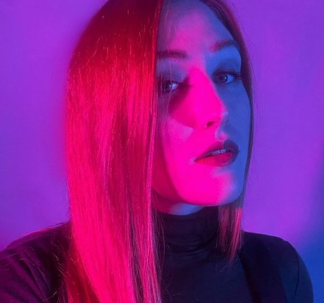 Julia Nilon pornstar free image