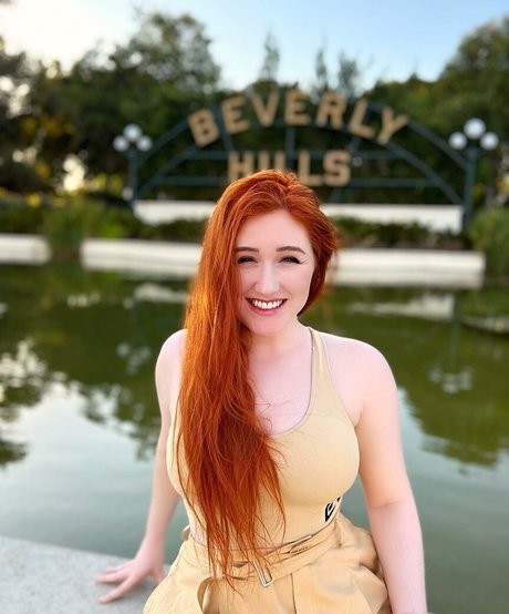 Julia Nilon erotic actress photo