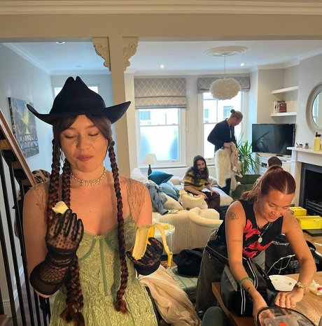 Rhian Teasdale star hd archive