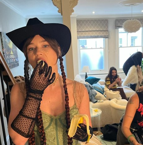 Rhian Teasdale pretty star photos