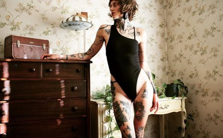 Deadnettle xxx pornstar photos