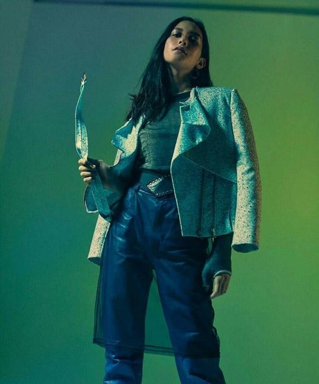 Manahou Mackay nude model picture