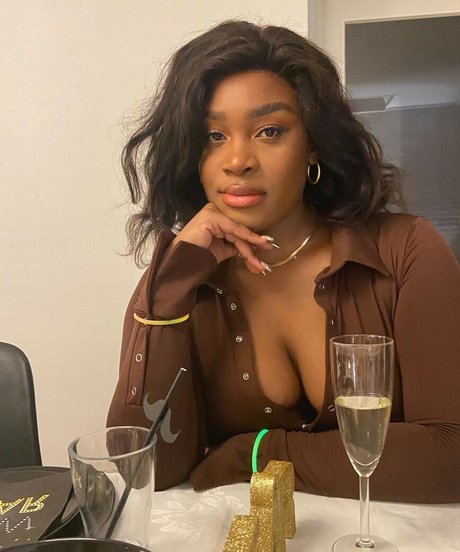 Zee Ngema art model pic