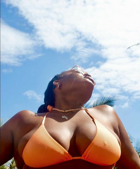 Zee Ngema star sexy picture