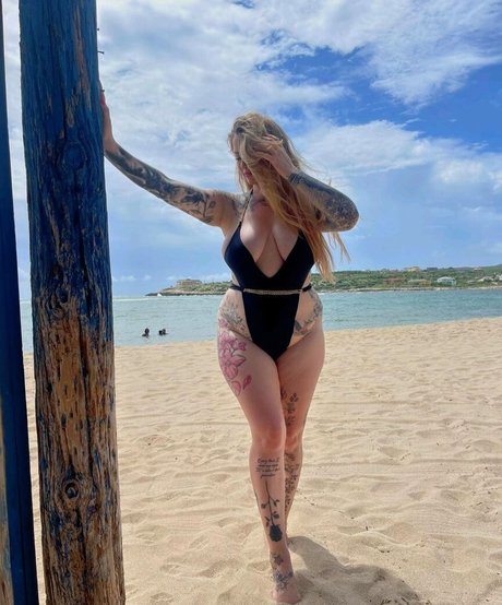 Sinead Bales free model image